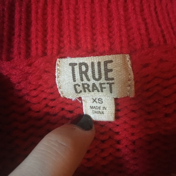 True craft Christmas sweater w/ hearts - Picture 3 of 3